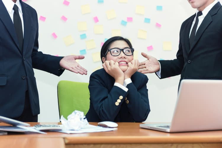 Alasan Penting Abaikan Kritik Negatif dari Orang Lain