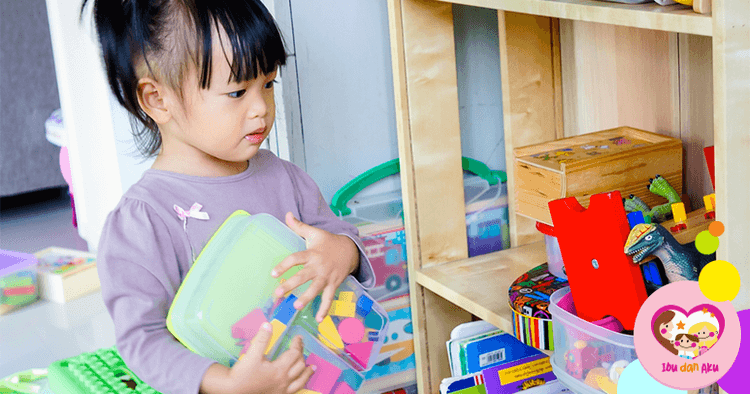 Cara Ampuh Ajak Anak Bereskan Mainannya