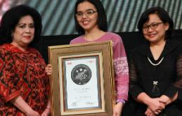 OBH COMBI Raih Indonesia Original Brand Appreciation 2017 dan Indonesia Best Brand Award 2017